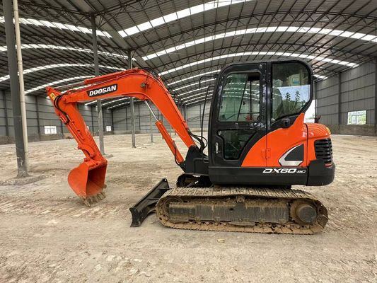 Used Crawler Excavator DOOSAN DX60-9C CAT 320D2  90% new,low hours,original brand